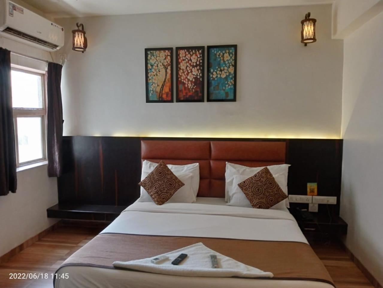 Hotel Saikripa Imperial Даман Екстер'єр фото